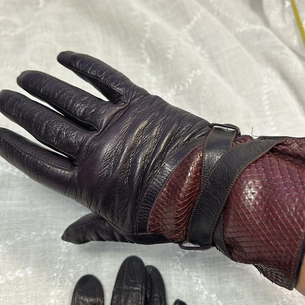 Handmade snake skin and natural leather soft buttery gloves
